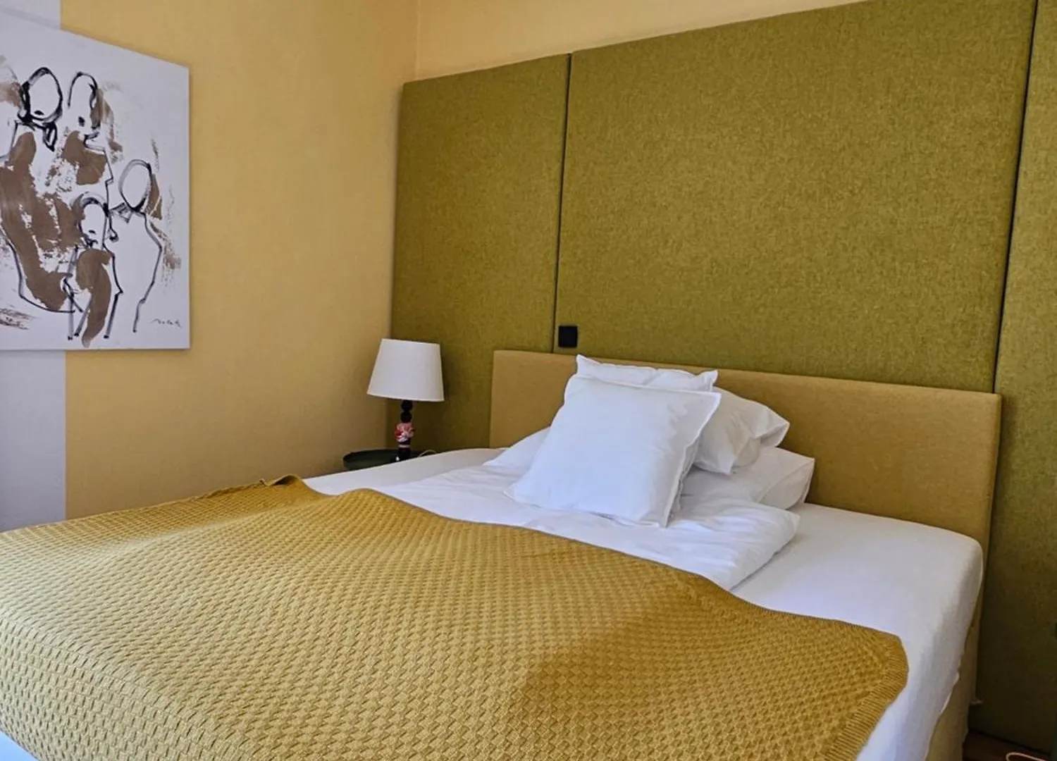 Апартаменты Yellow Flat By Grazrentals With Best Location & Free Parking