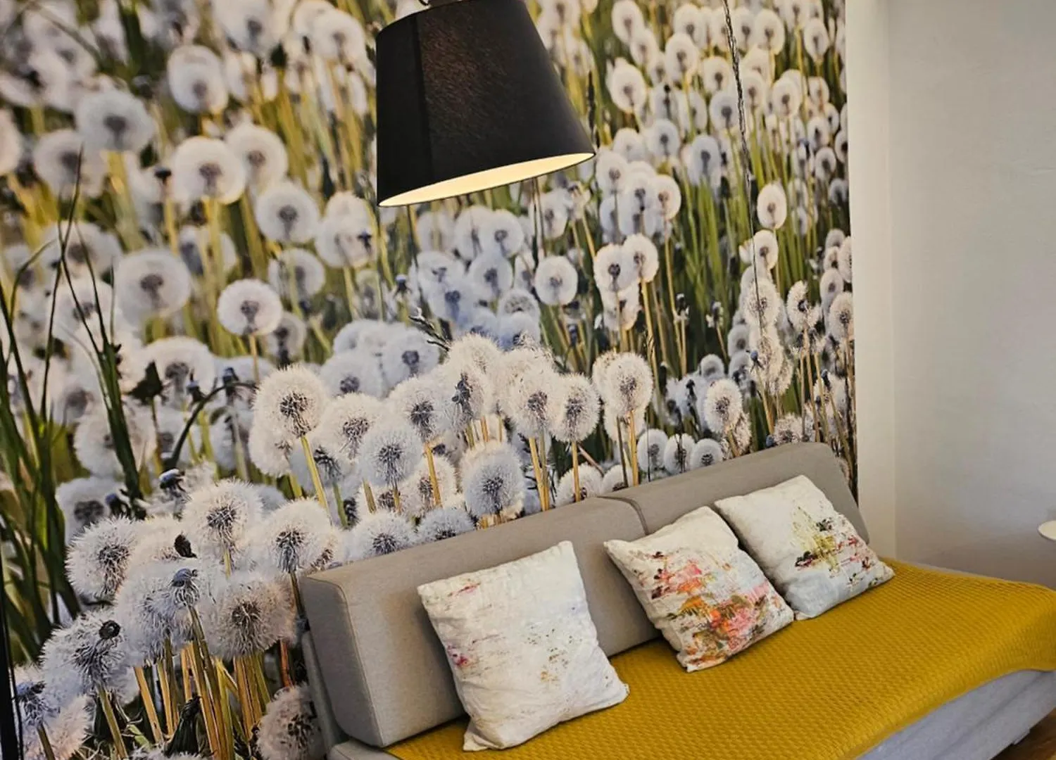 Yellow Flat By Grazrentals With Best Location & Free Parking Apartment
