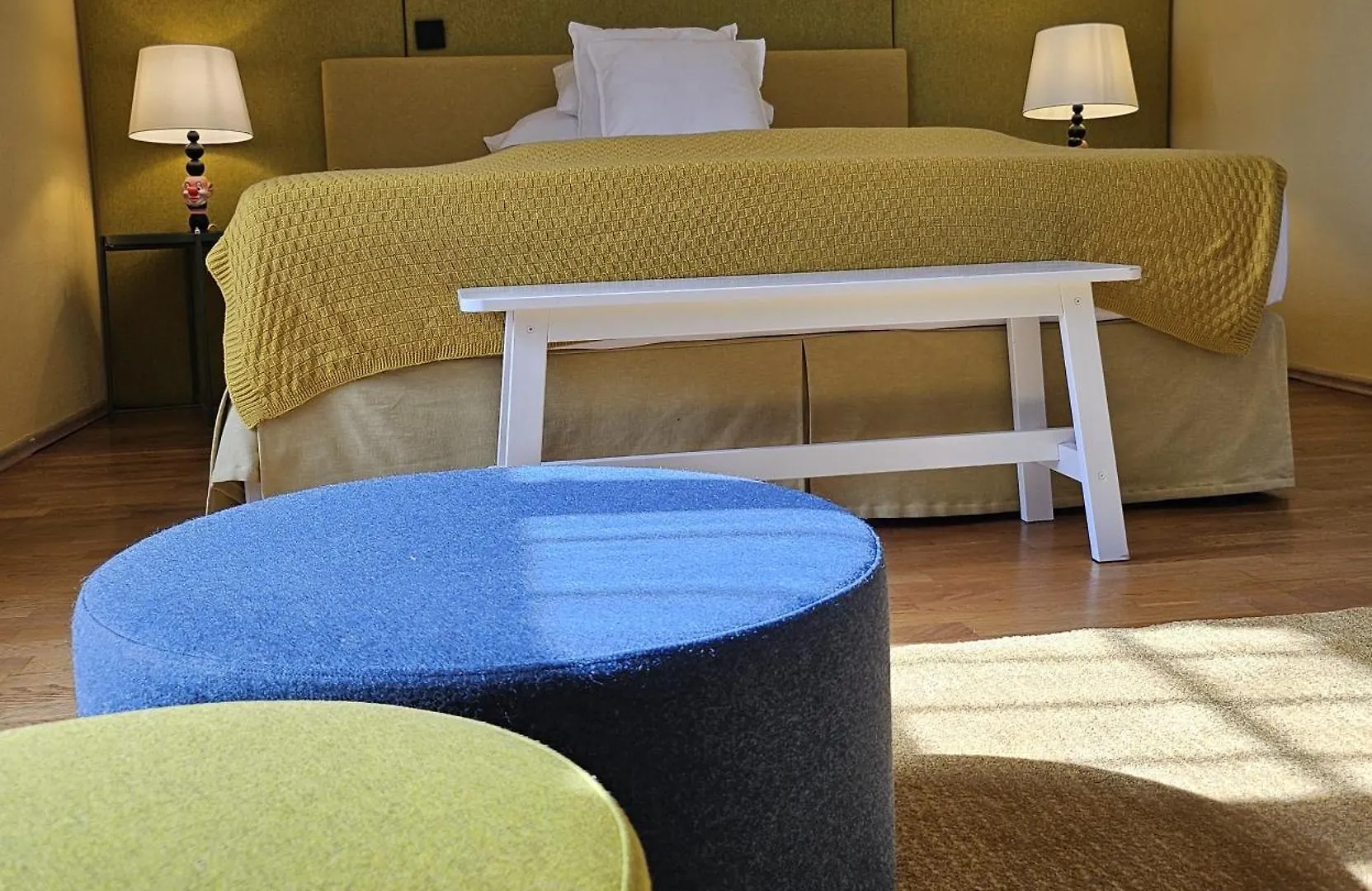 Yellow Flat By Grazrentals With Best Location & Free Parking contacts