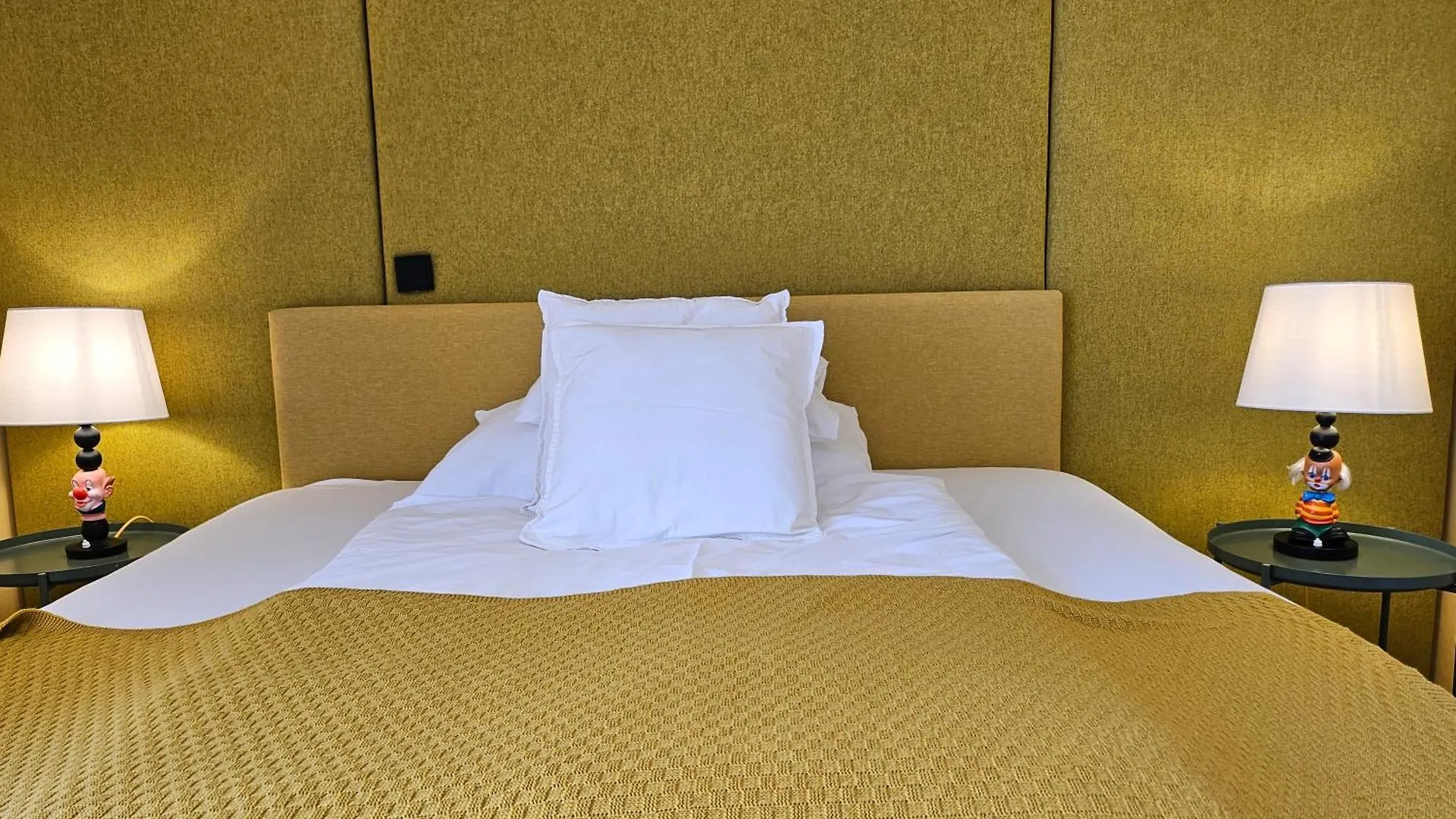 Apartment Yellow Flat By Grazrentals With Best Location & Free Parking