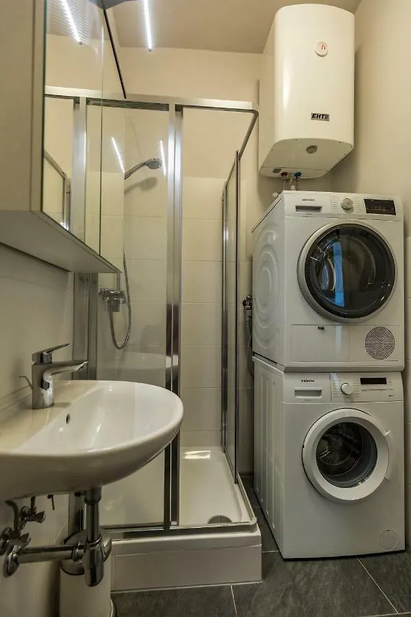 Yellow Flat By Grazrentals With Best Location & Free Parking 0*, Graz Austria