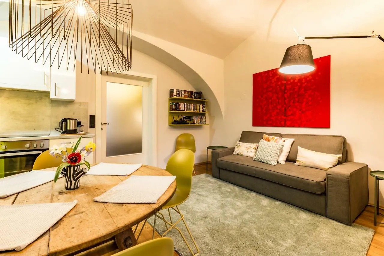 Yellow Flat By Grazrentals With Best Location & Free Parking 0*, Graz